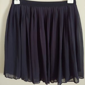 Uniqlo pleated skirt